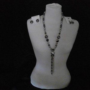 Ready for an evening out! Statement necklace and two sets of earrings